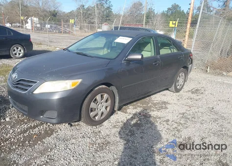 2010 Toyota Camry Le z USA, uszkodzony, nr VIN 4T1BF3EK5AU007695